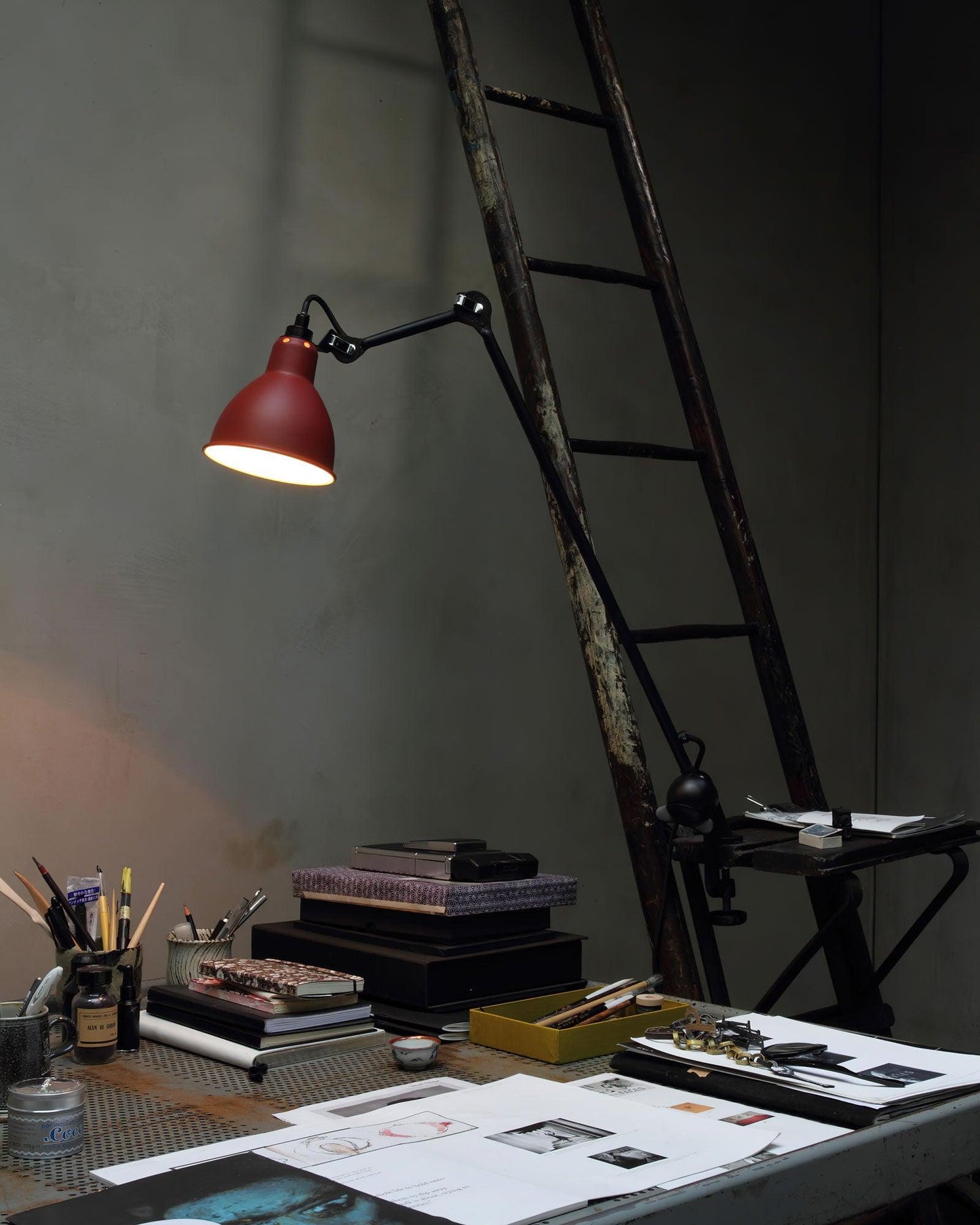Clip-on Table Lamp 8.3″