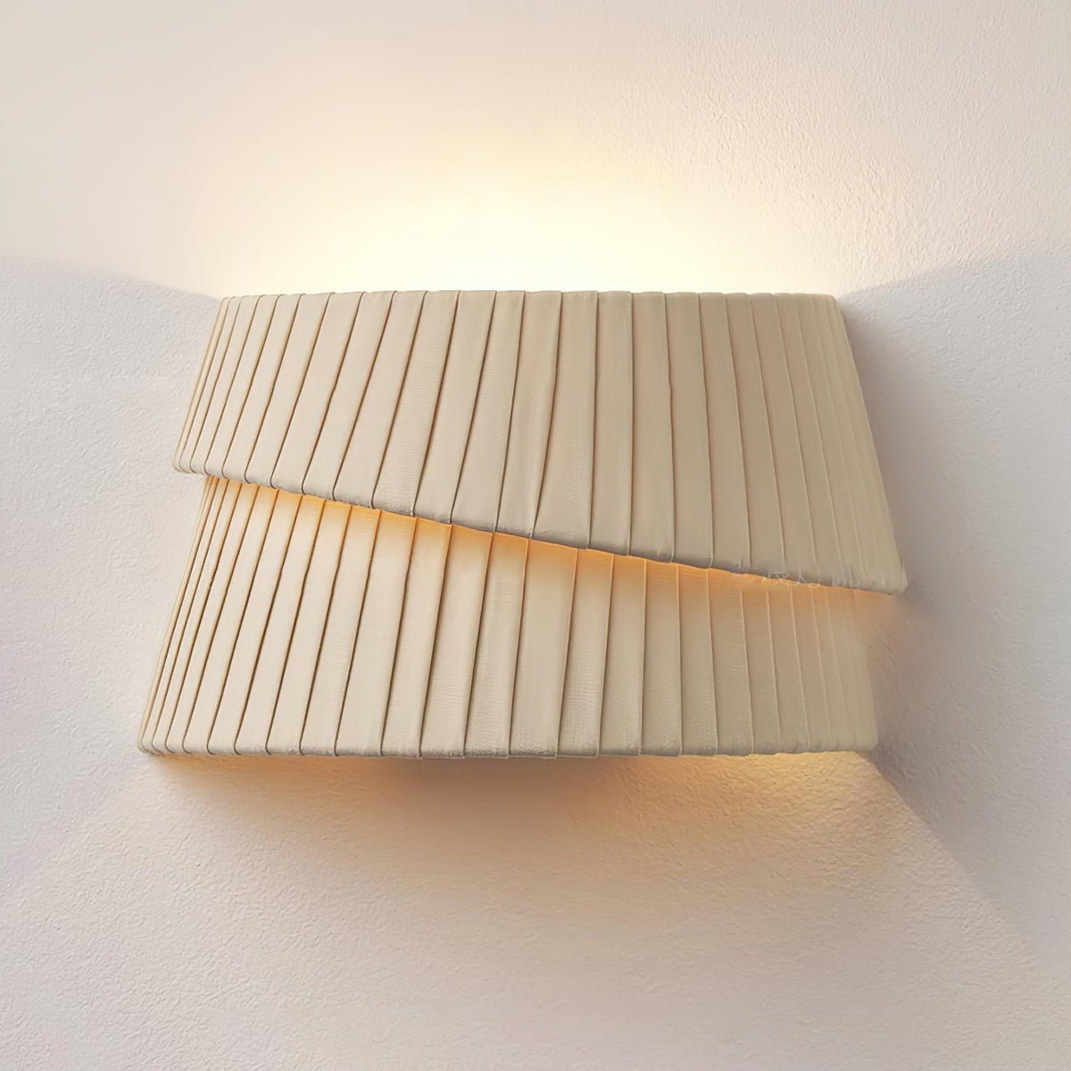 Vela Twist Wall Lamp