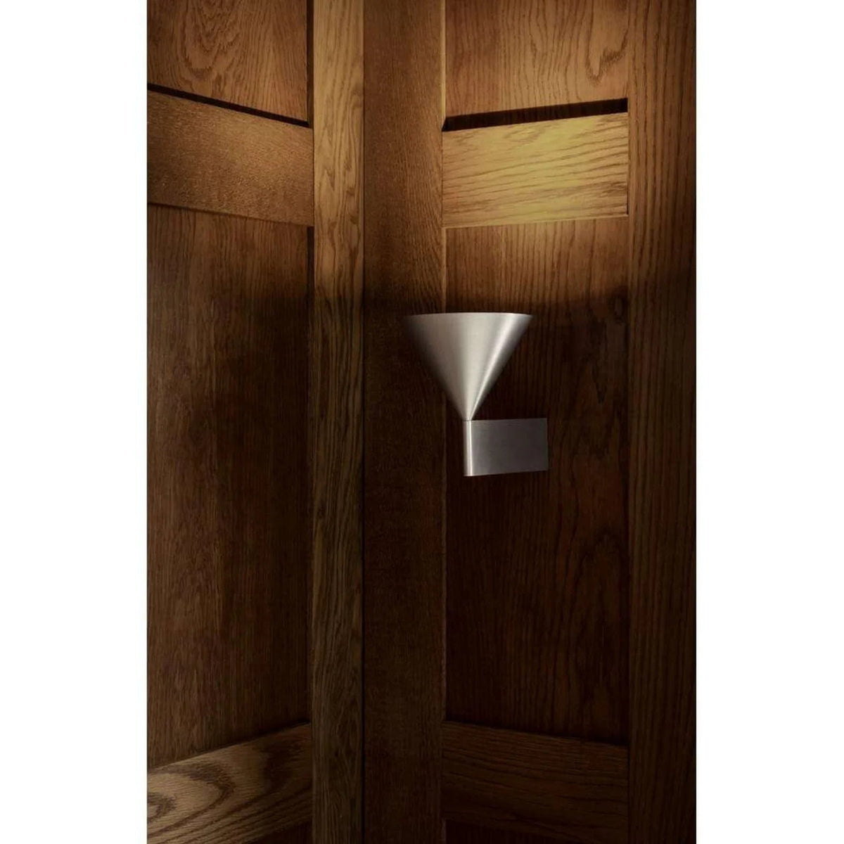Apollo Aluminum Wall Lamp