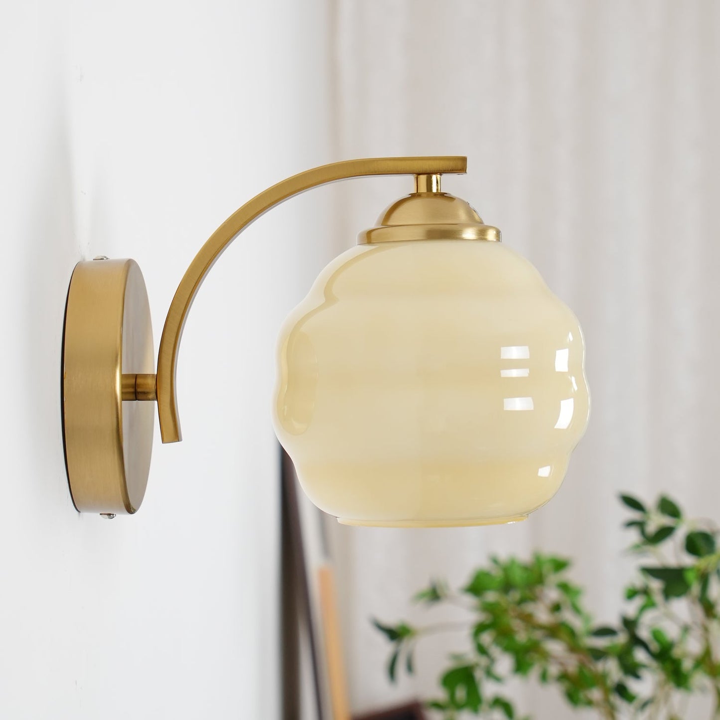 Art Deco Plug-in Wall Lamp