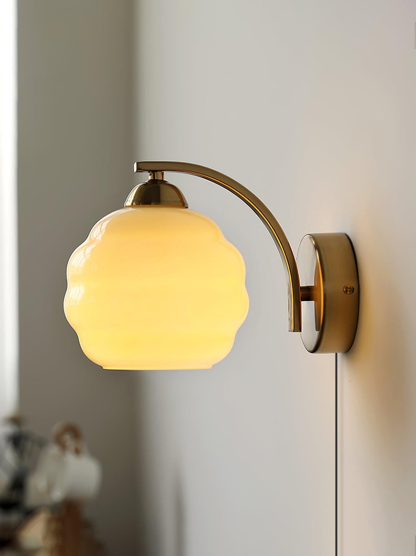 Art Deco Plug-in Wall Lamp