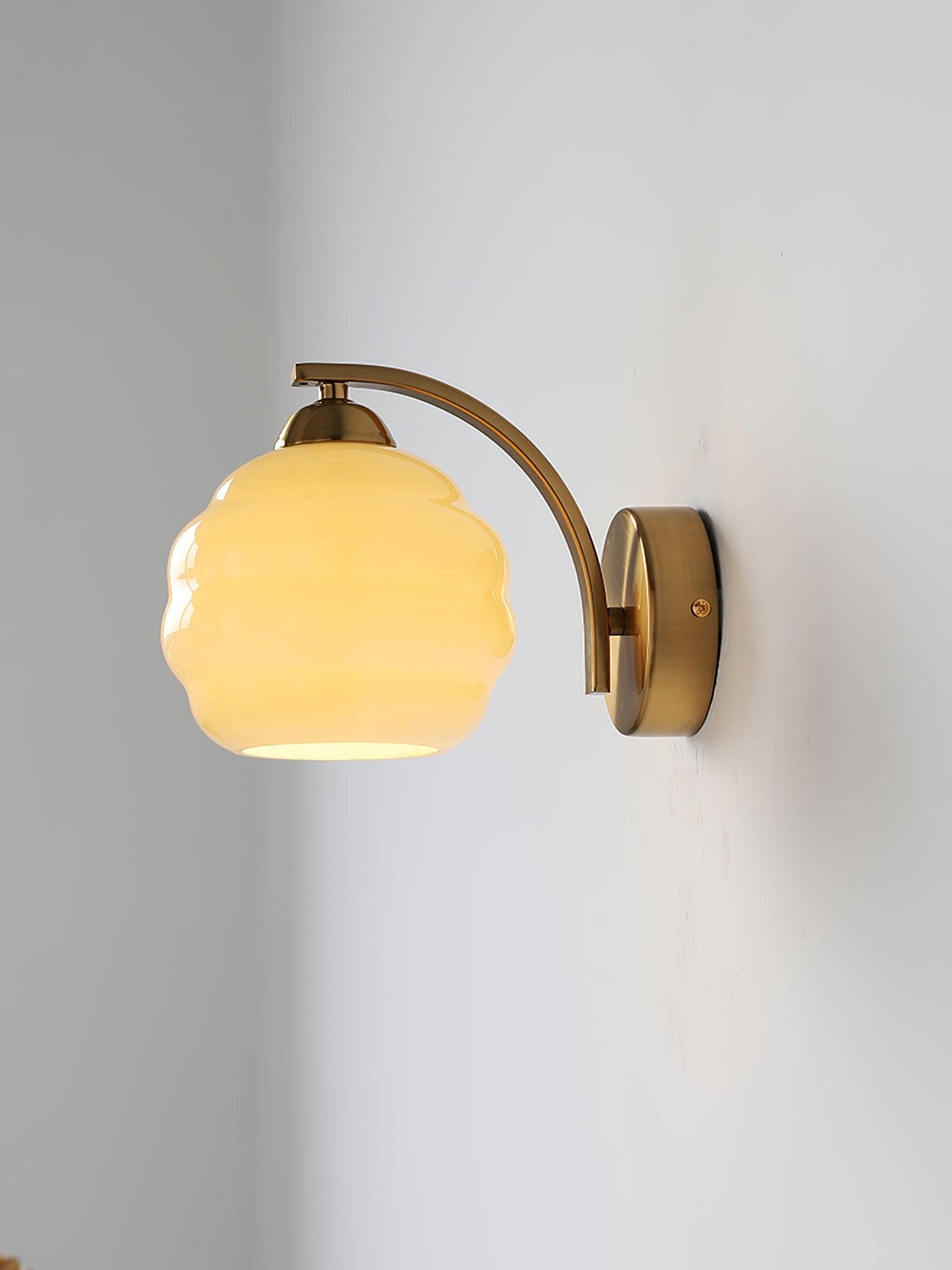 Art Deco Plug-in Wall Lamp