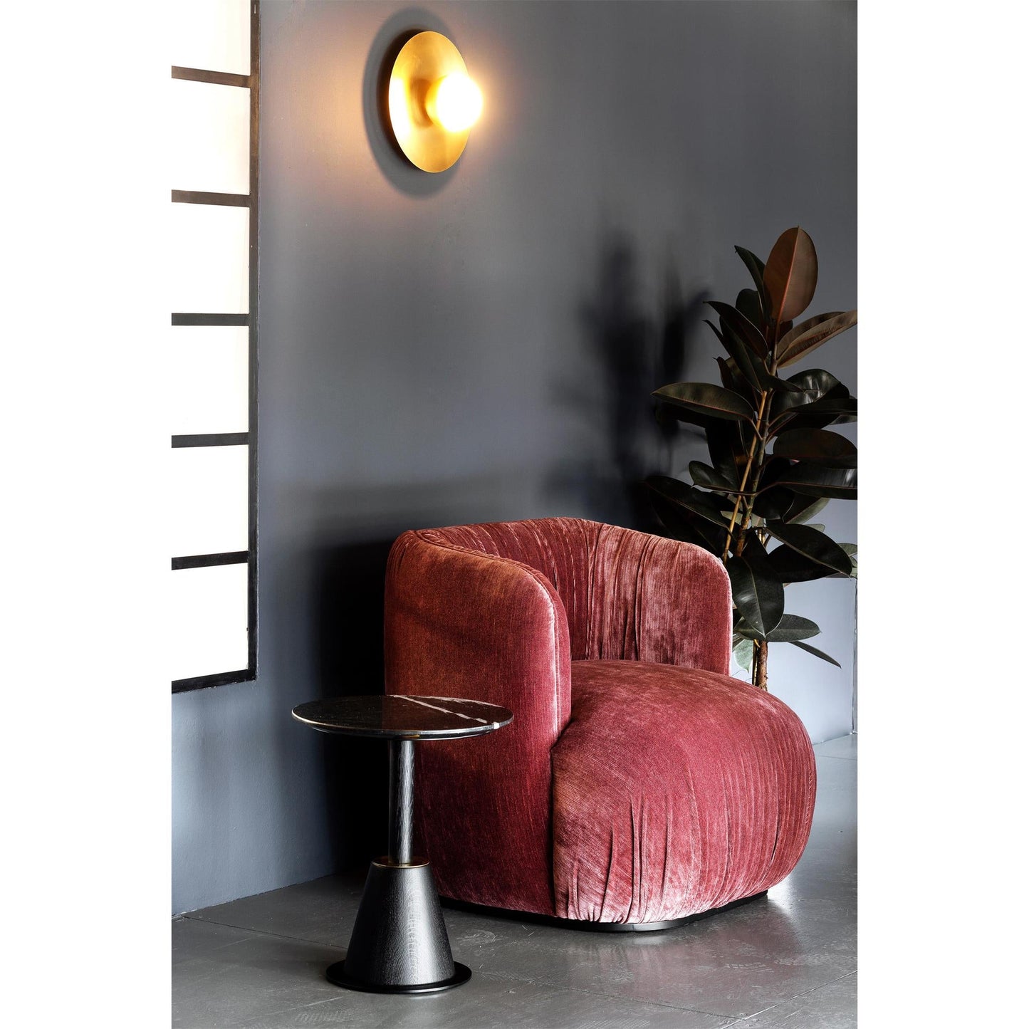 Corona Round Wall Lamp