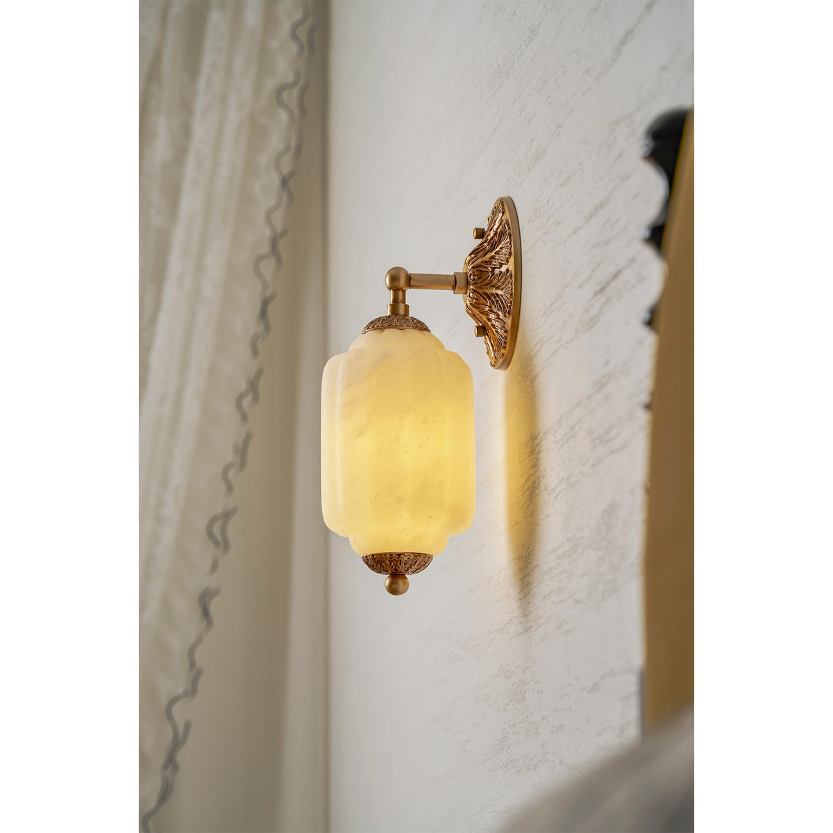 Eloise Scallop Alabaster Wall Sconce