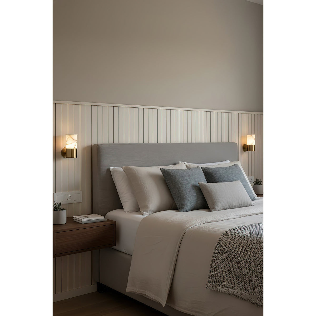 Erato Alabaster Wall Lamp