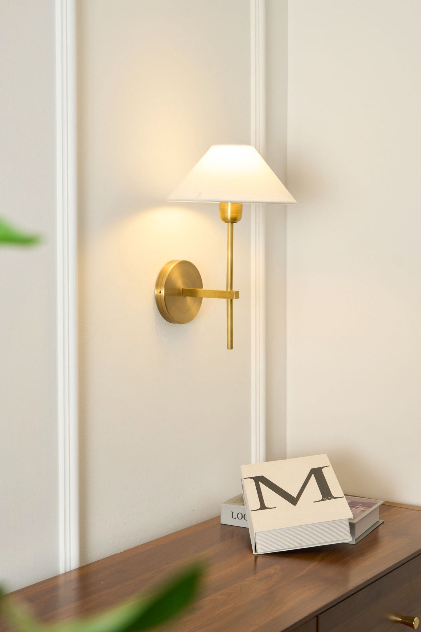 Hackney Sconce