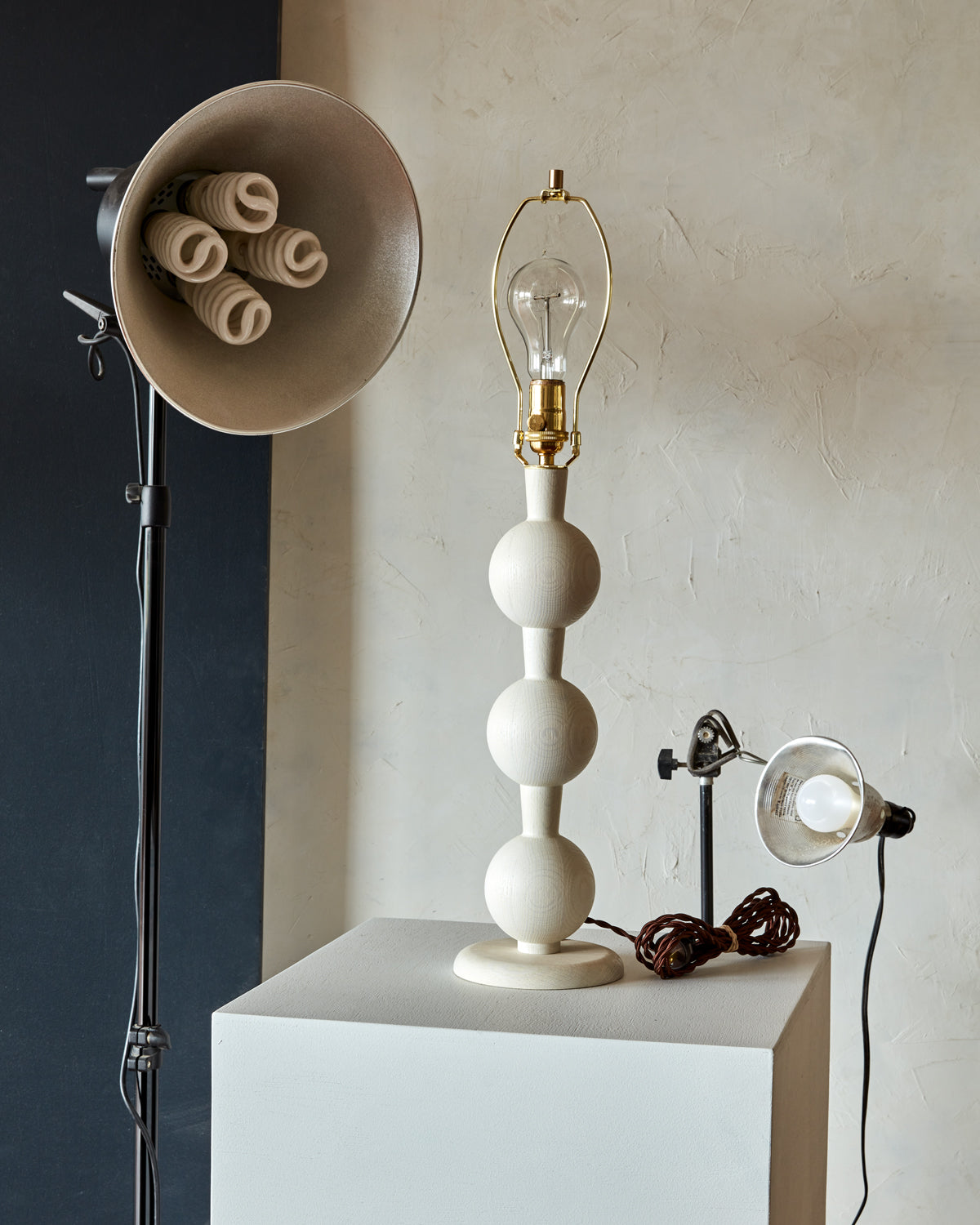 Hugo Barbell Table Lamp
