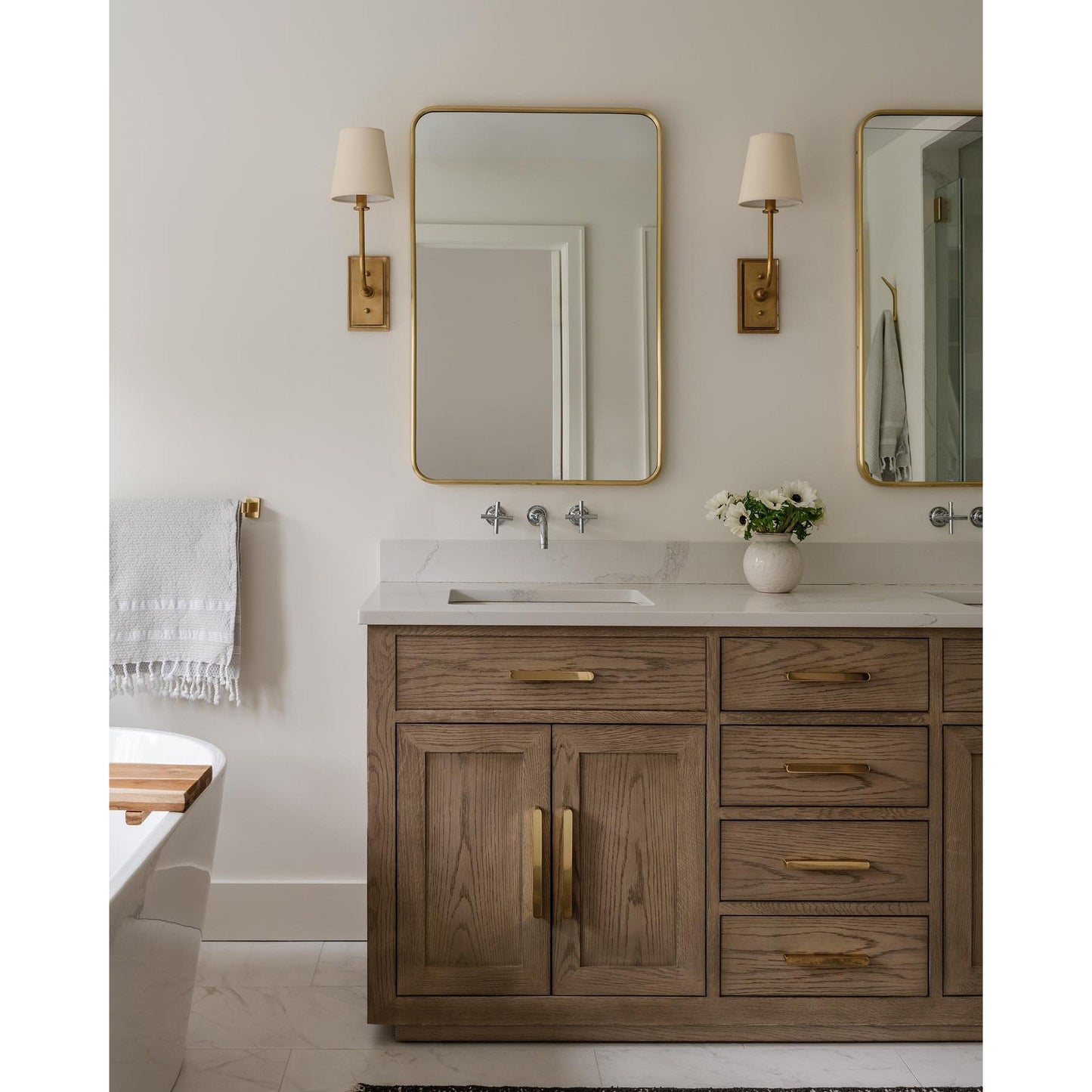 Hulton Wall Lamp