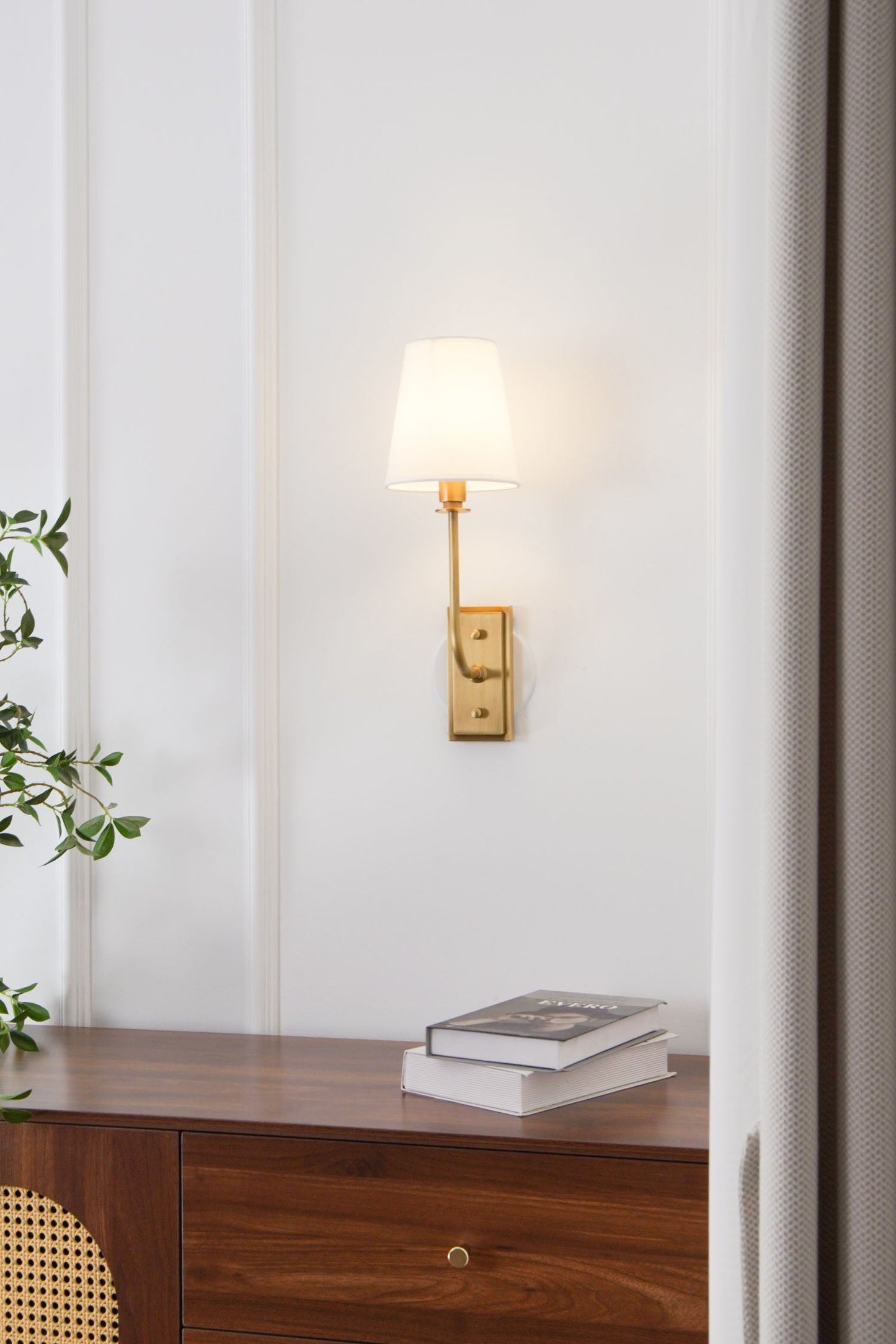 Hulton Wall Lamp