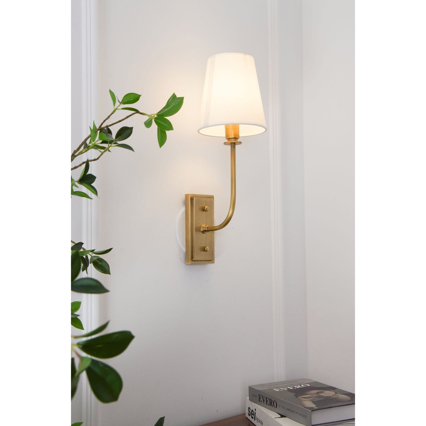 Hulton Wall Lamp