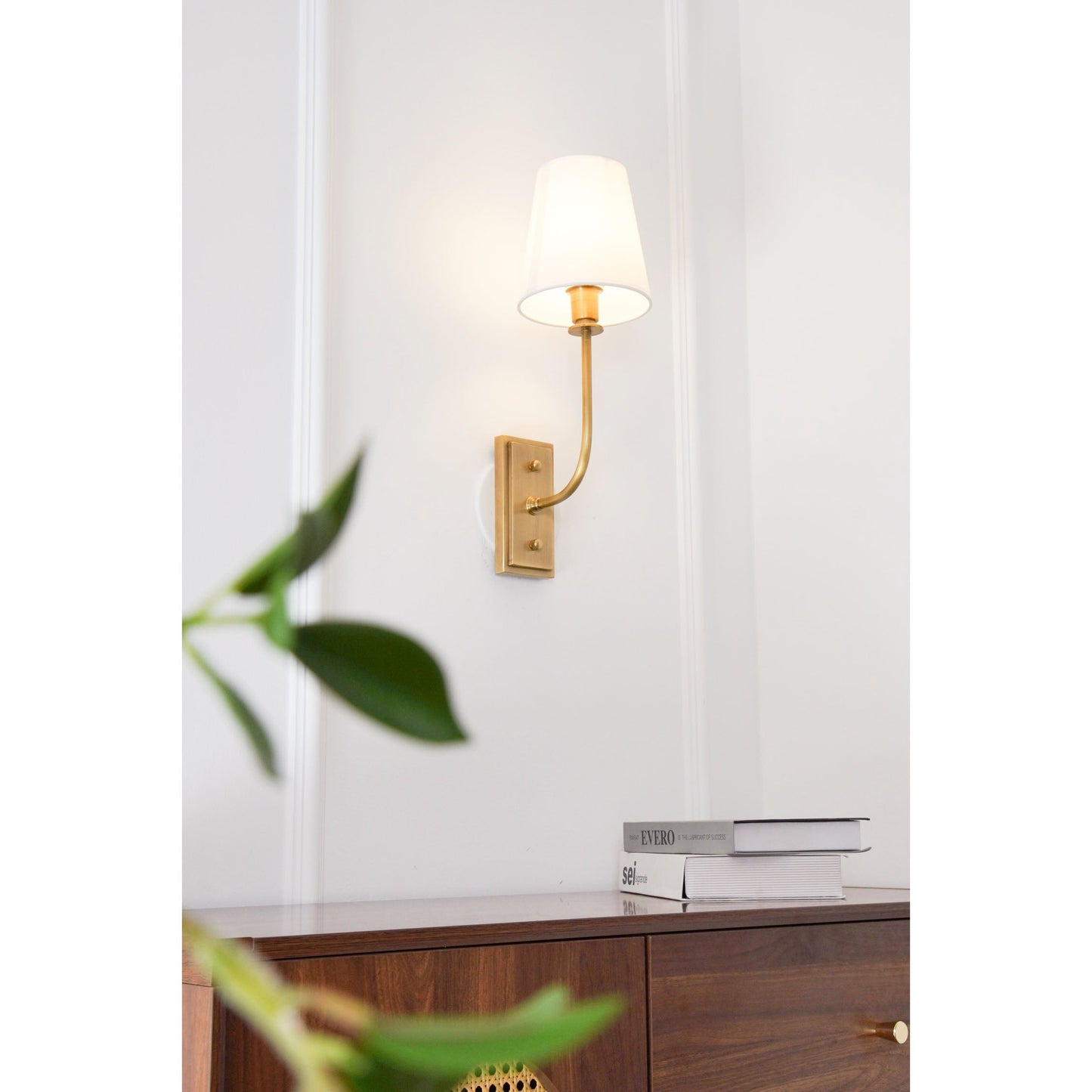 Hulton Wall Lamp