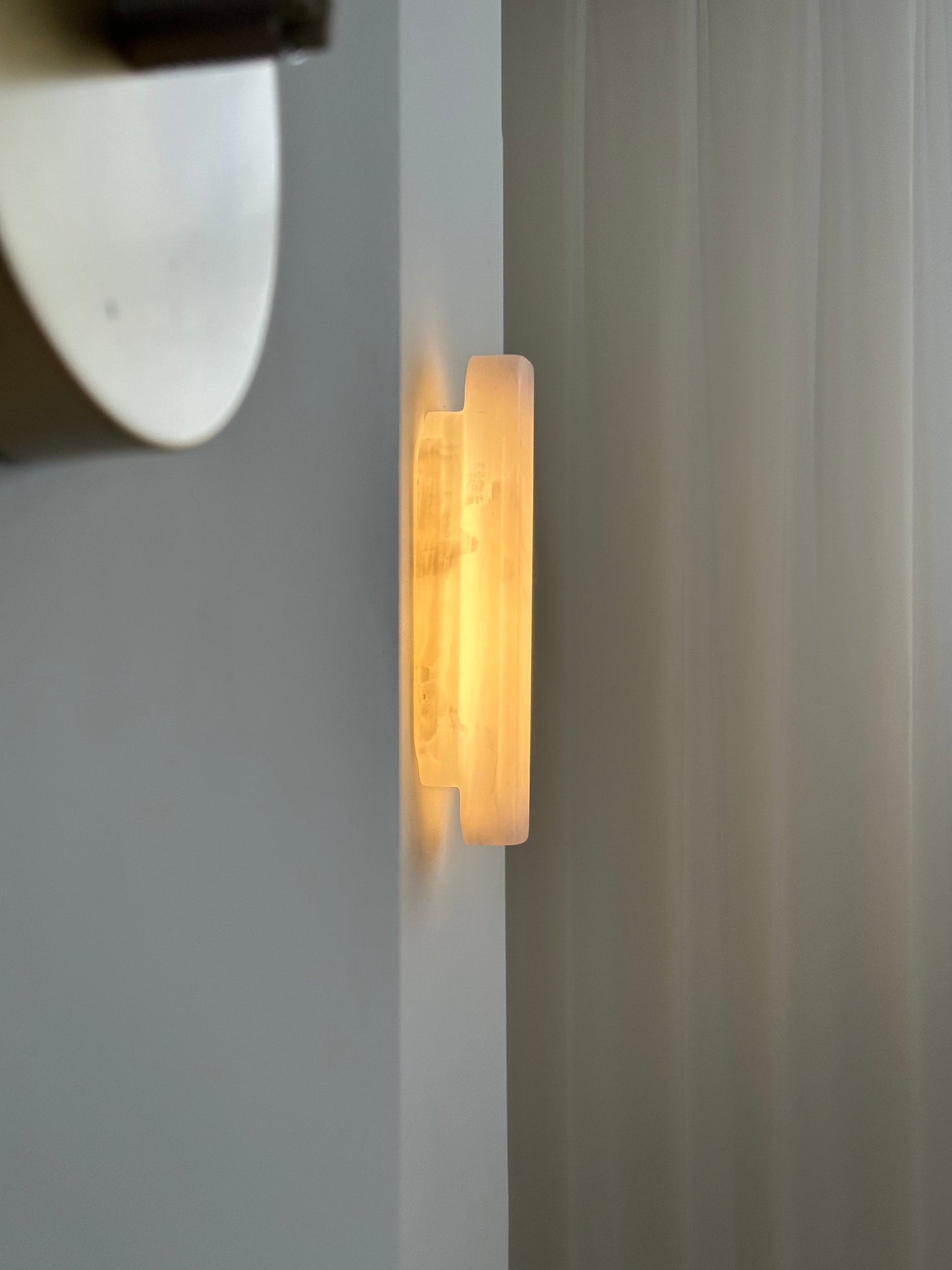 Jewel Onyx Wall Lamp