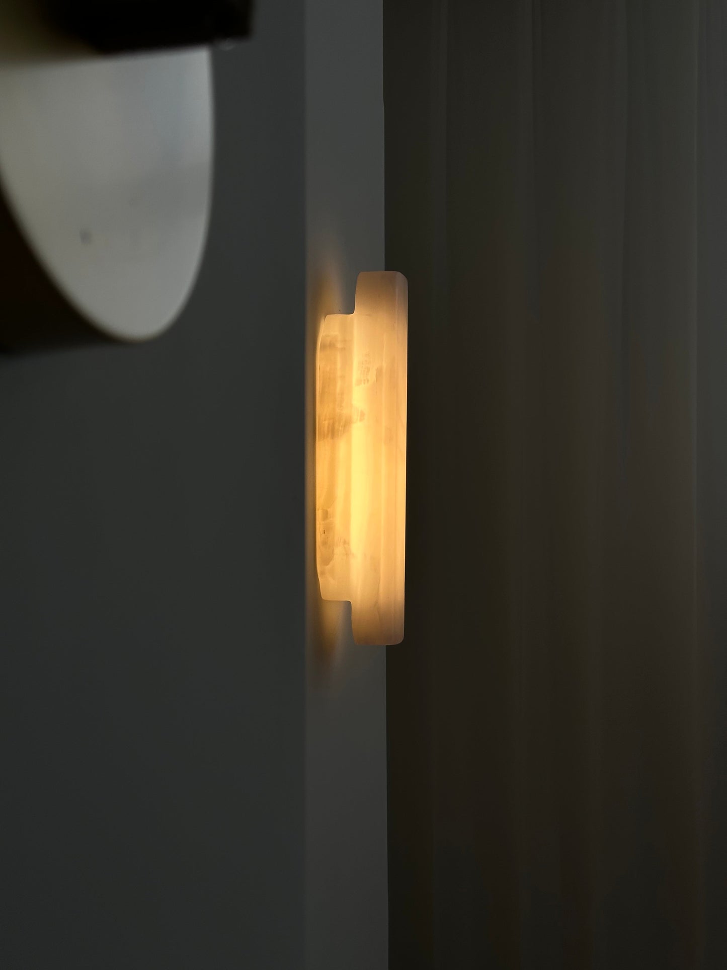 Jewel Onyx Wall Lamp