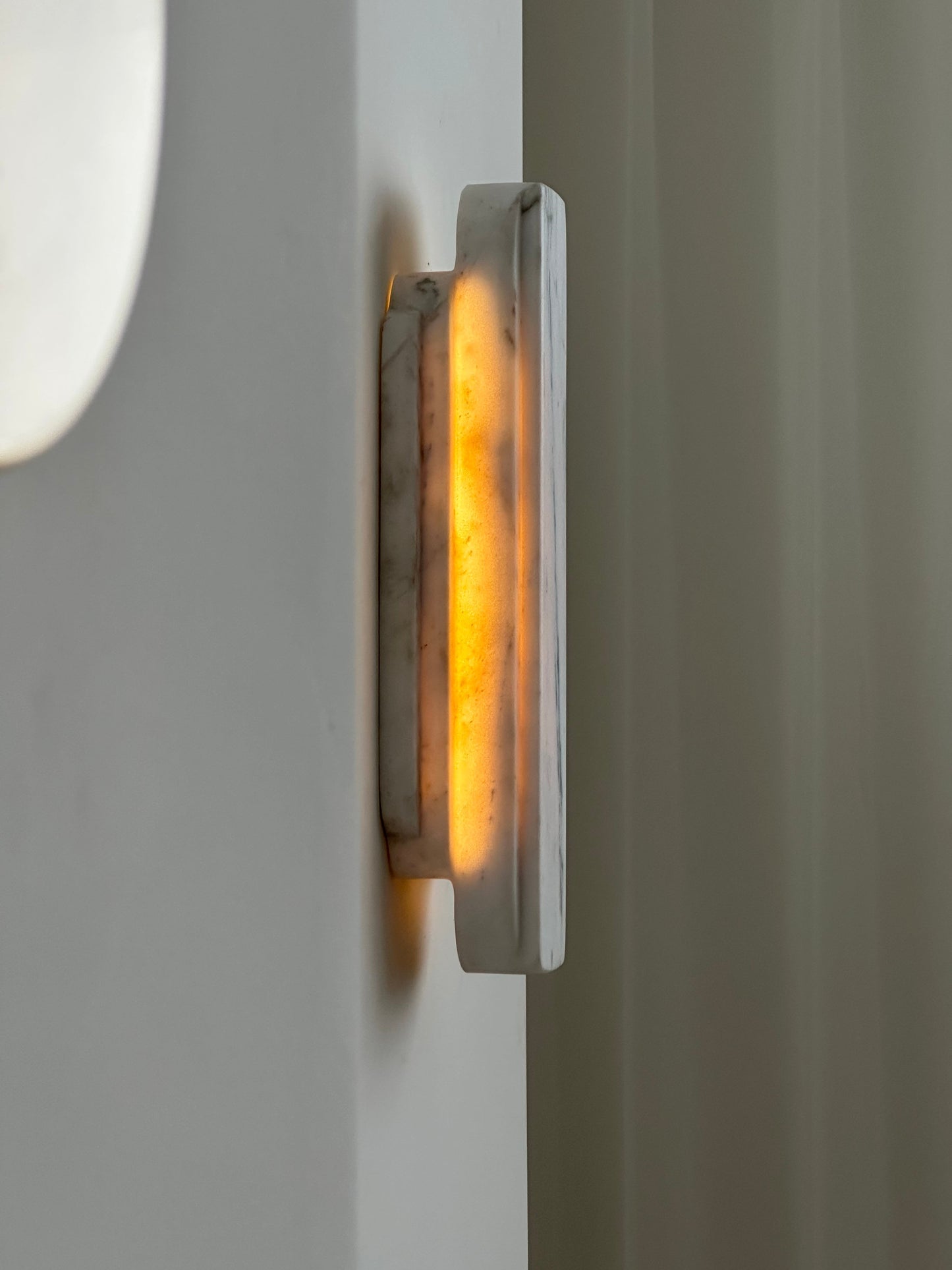 Jewel Onyx Wall Lamp