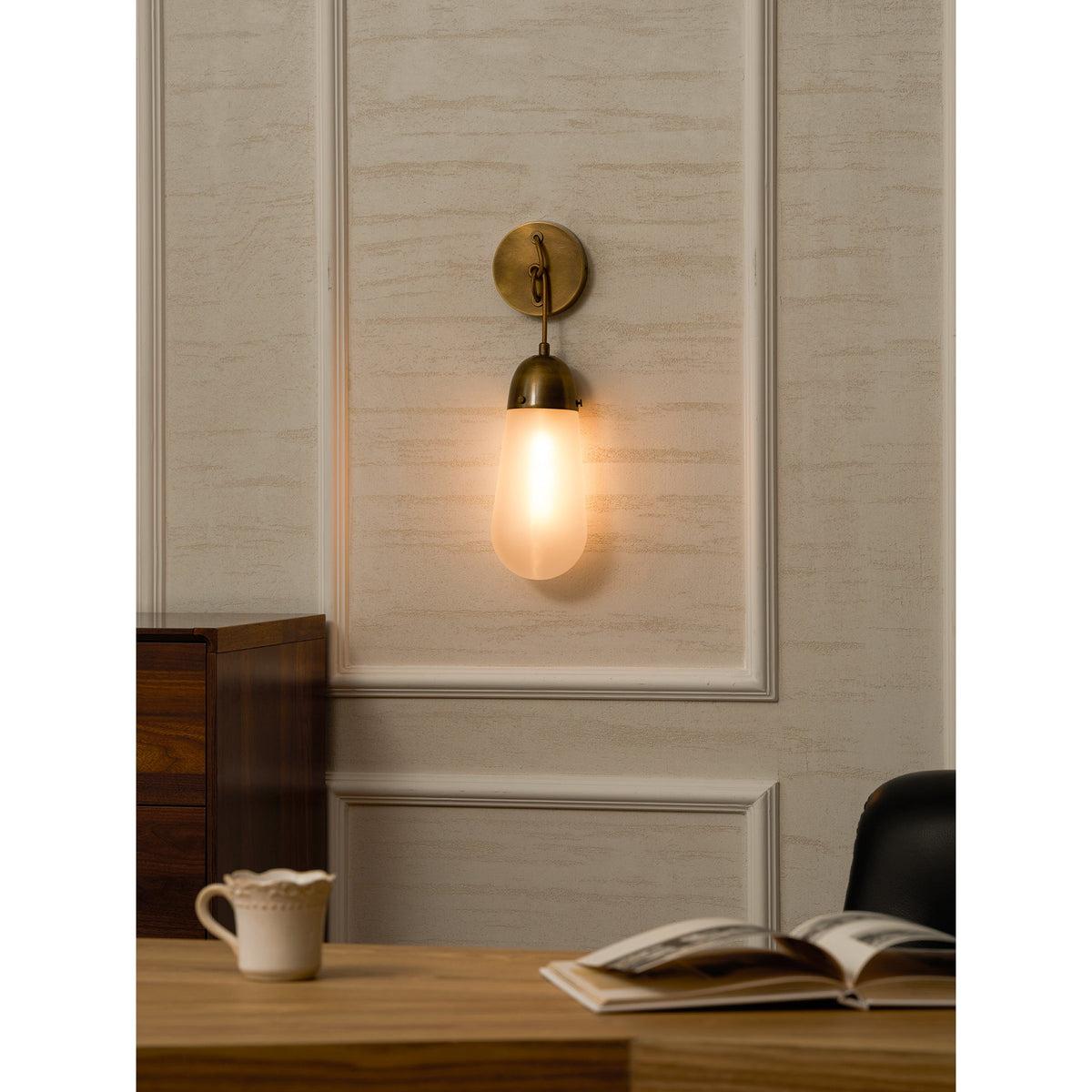 Lariat Wall Lamp
