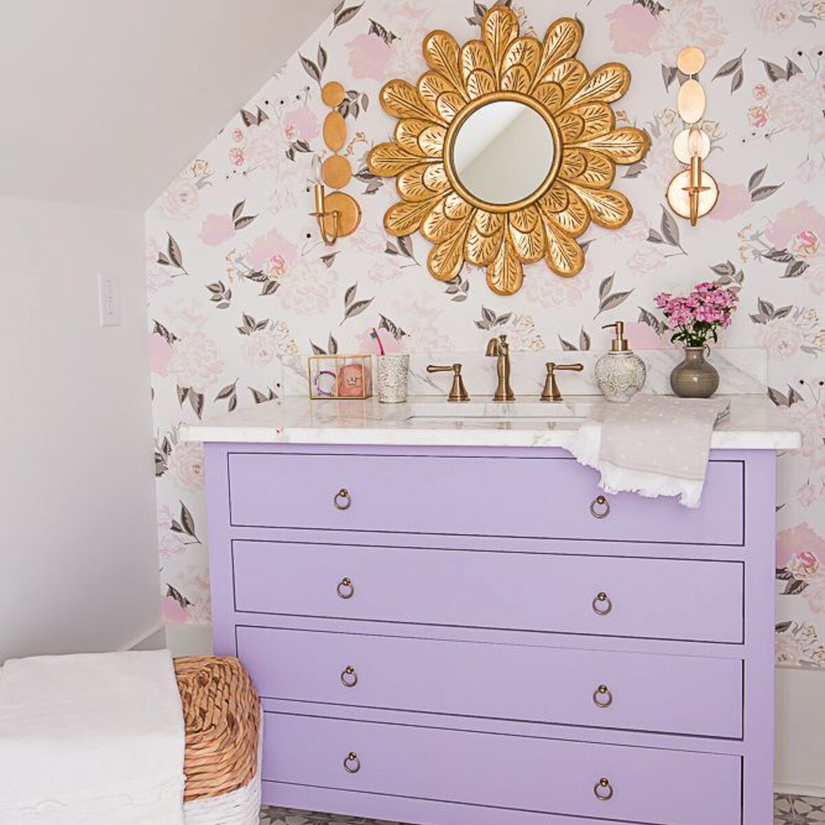 Layla Wall Lamp