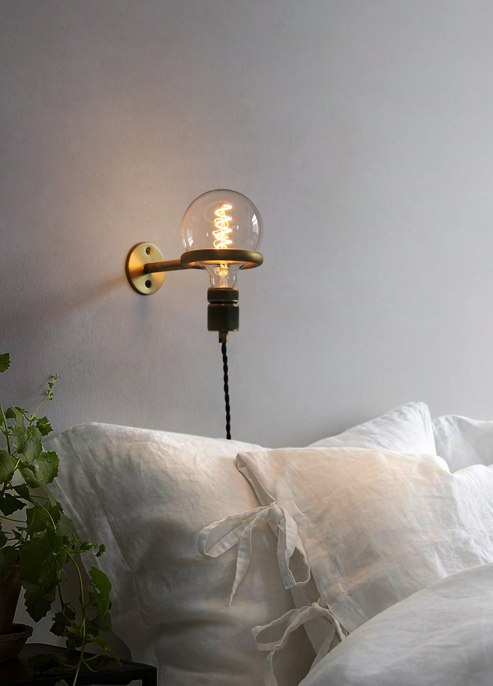 Loop Minimalist Wall Light With Wall Socket