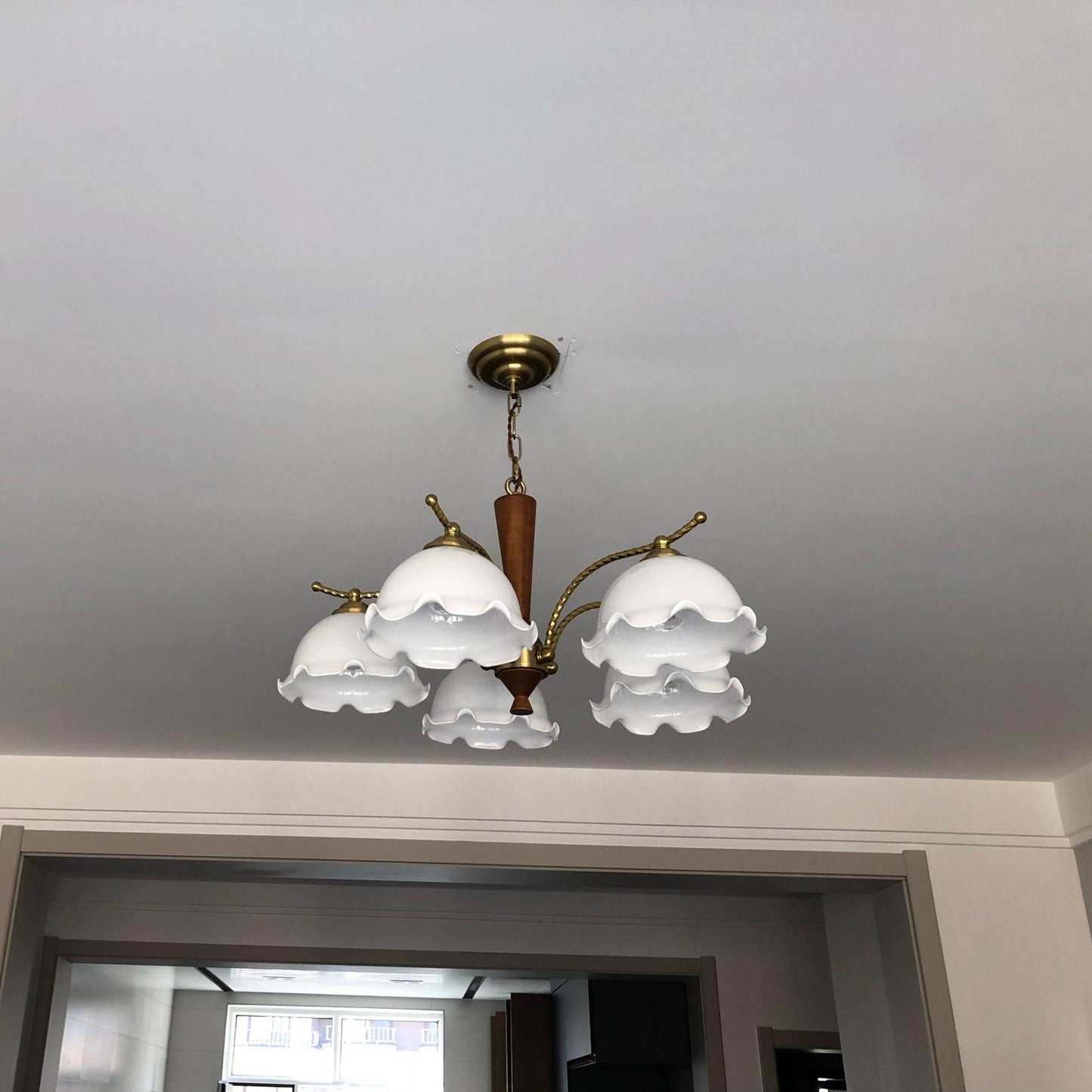 Milky Flower Chandelier