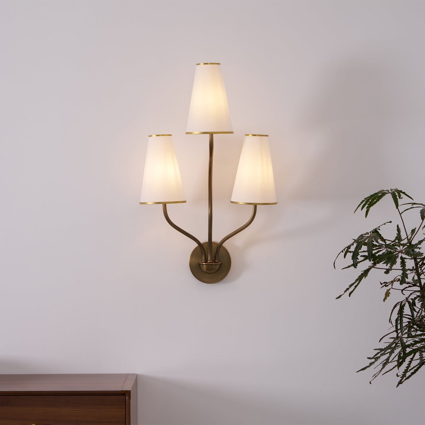 Montreuil Wall Lamp