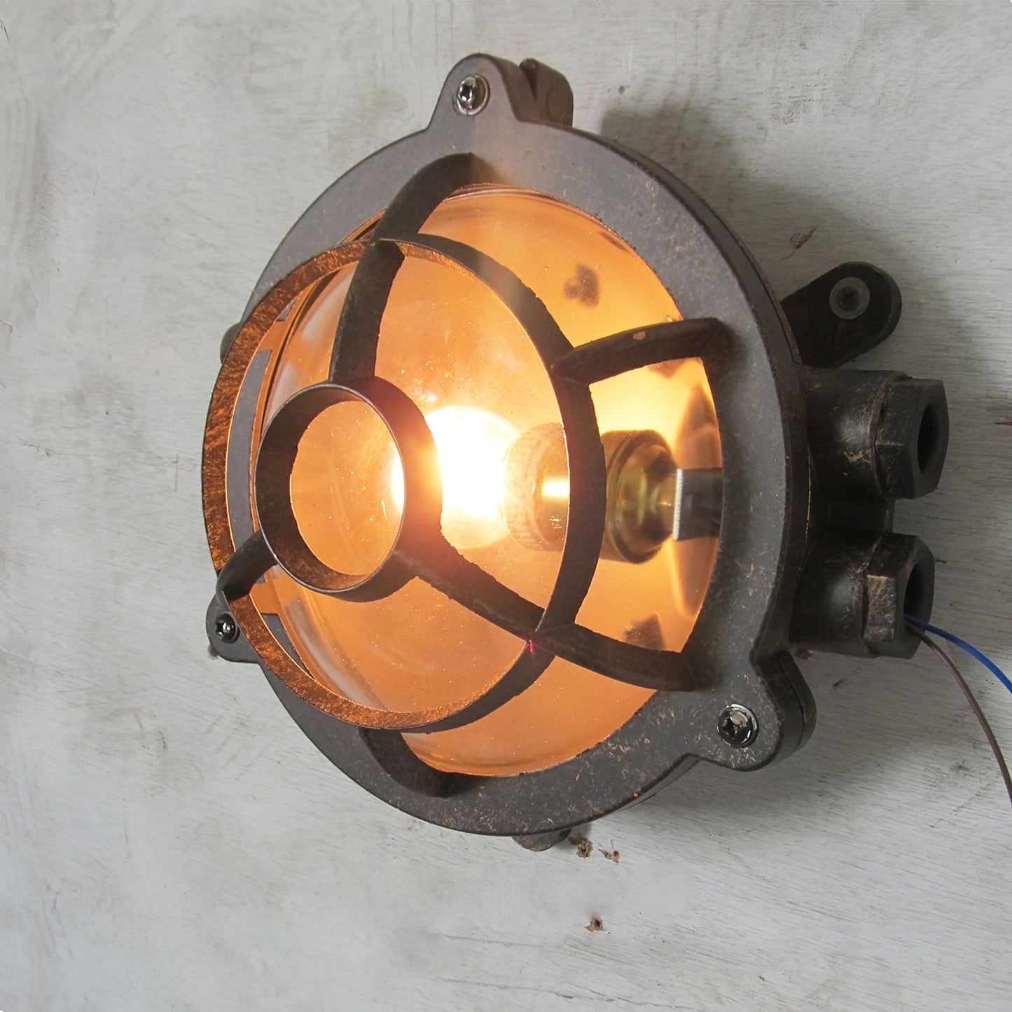 Hamilton Wall Light