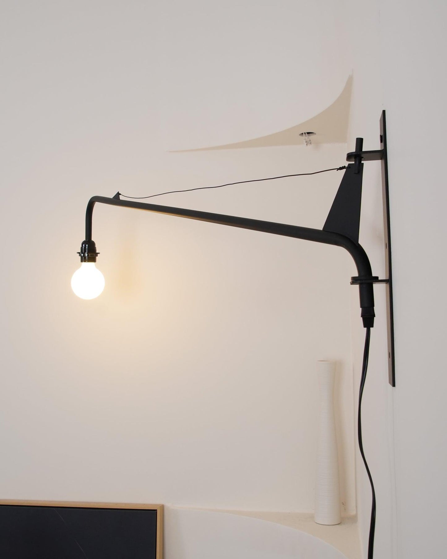 Petite Wall Lamp 43.3 Inch