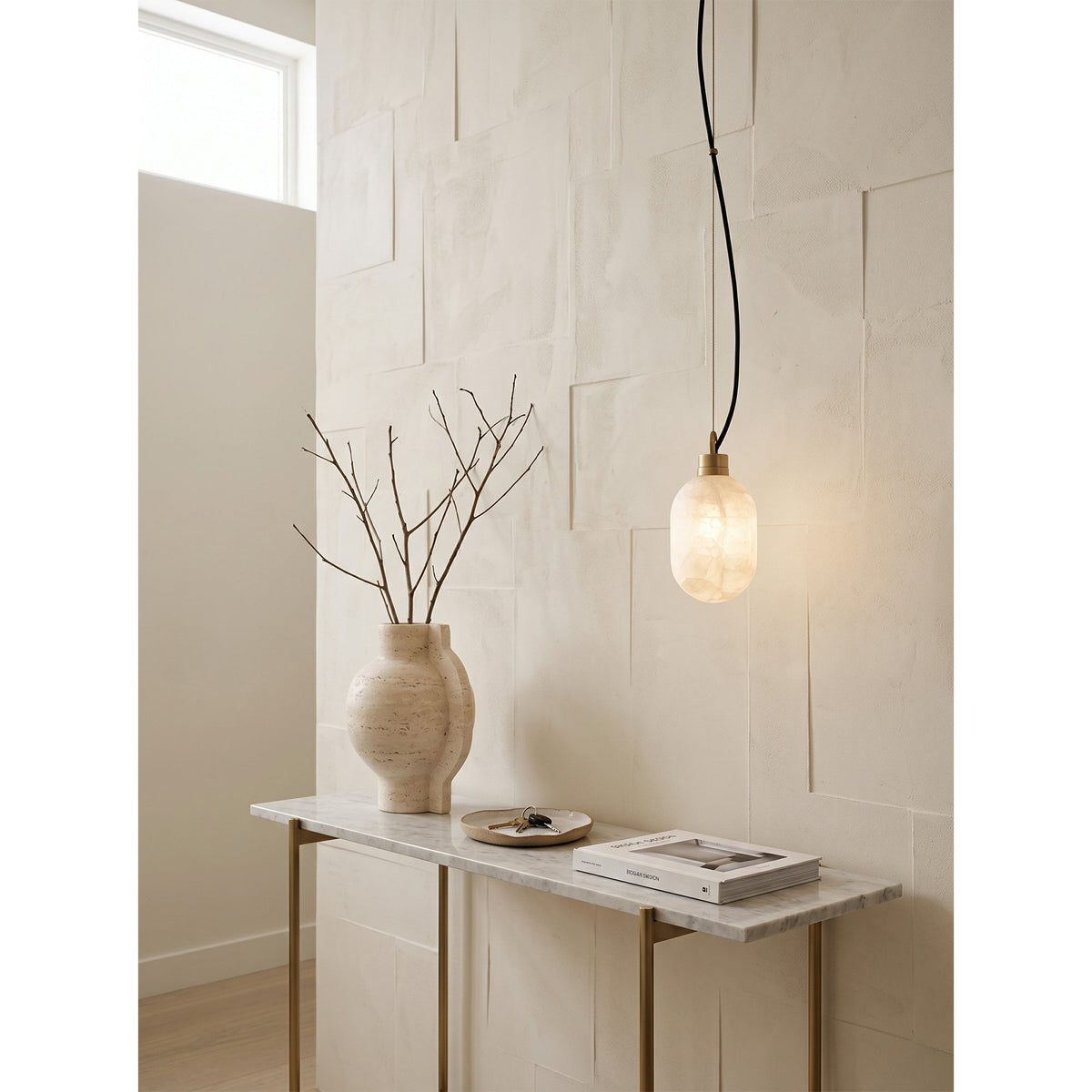 Capsa Alabaster Pendant Lamp