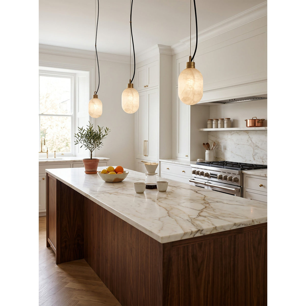 Capsa Alabaster Pendant Lamp
