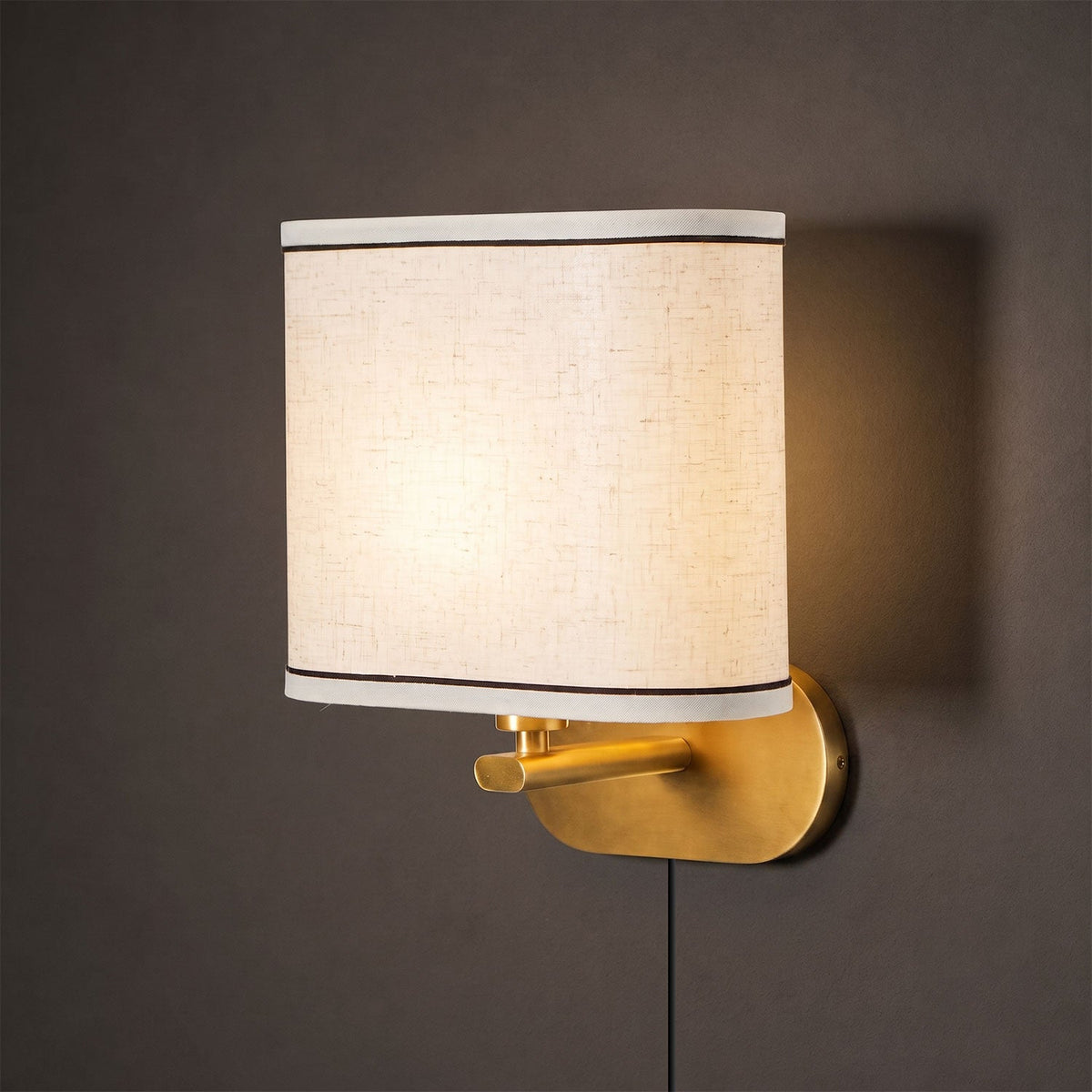 Ellara Plug-in Wall Sconce