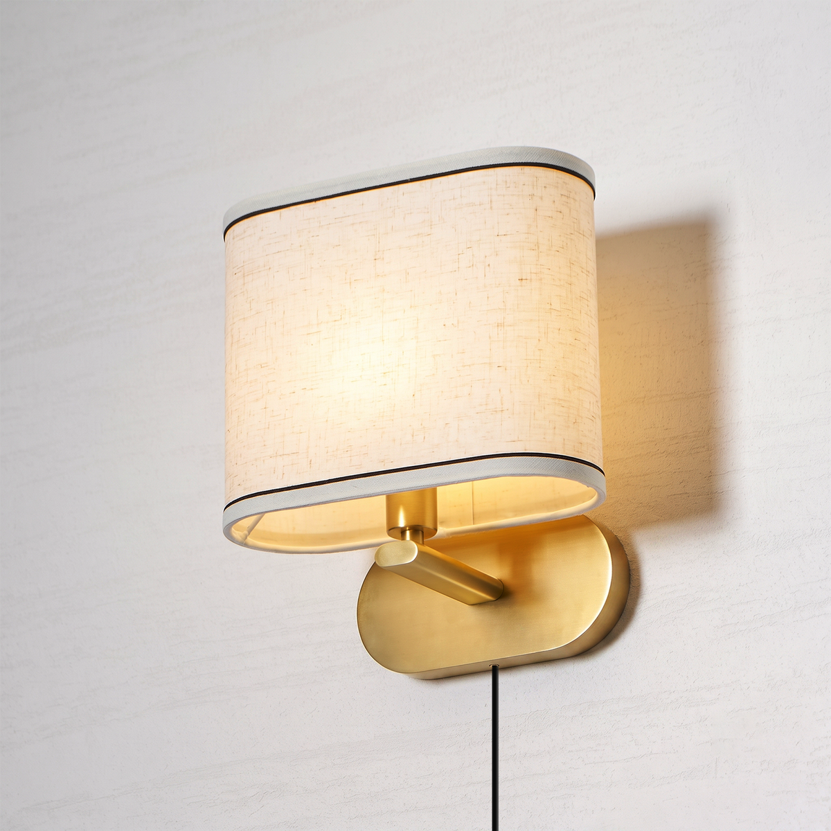 Ellara Plug-in Wall Sconce