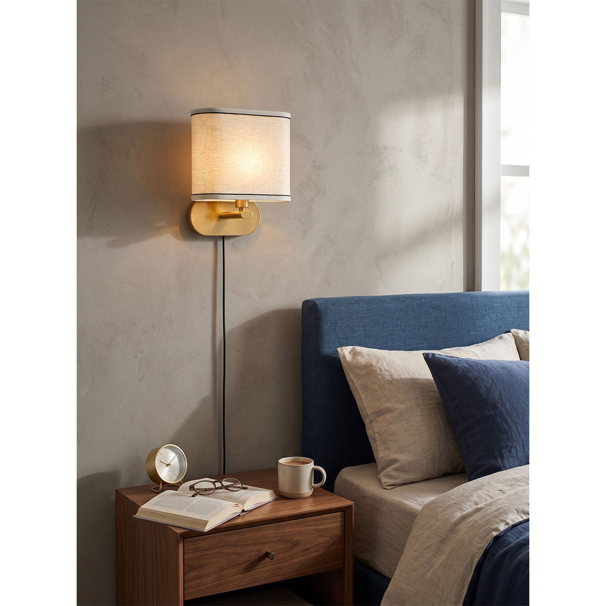 Ellara Plug-in Wall Sconce