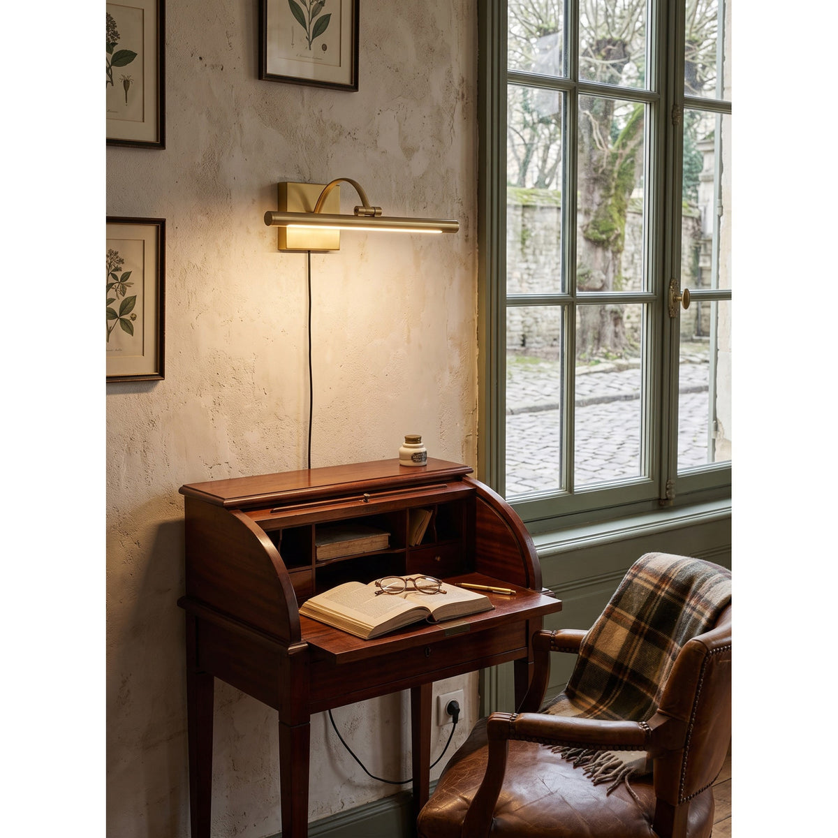 Elowen Plug-in Wall Sconce