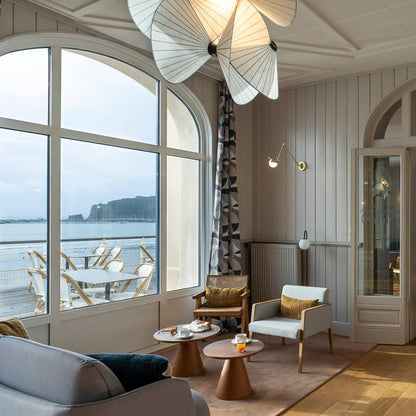 Serpentine Pendant Light