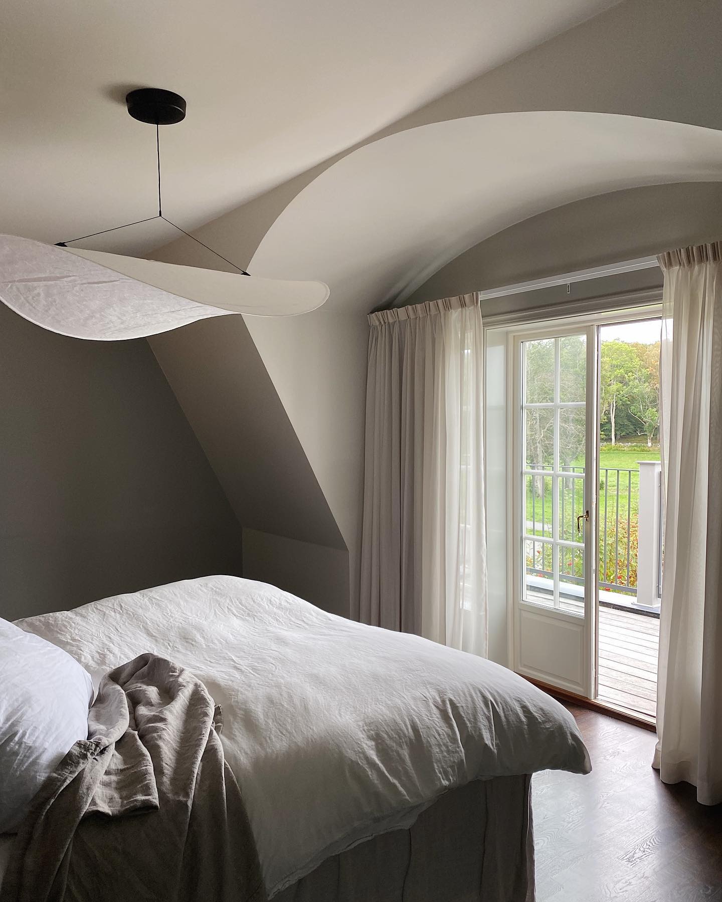 Tense Dupont Paper Pendant Lamp