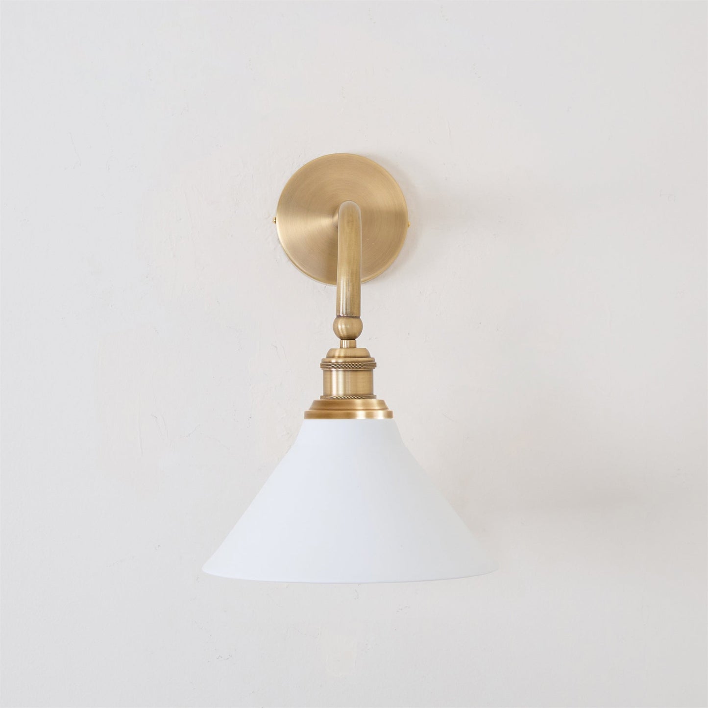 Thetford Wall Lamp