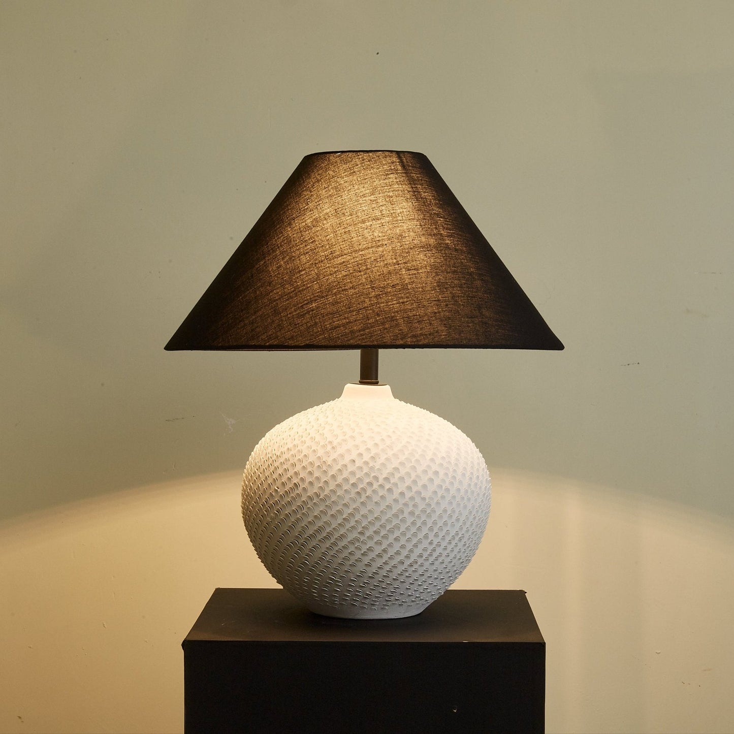 Velvra Table Lamp