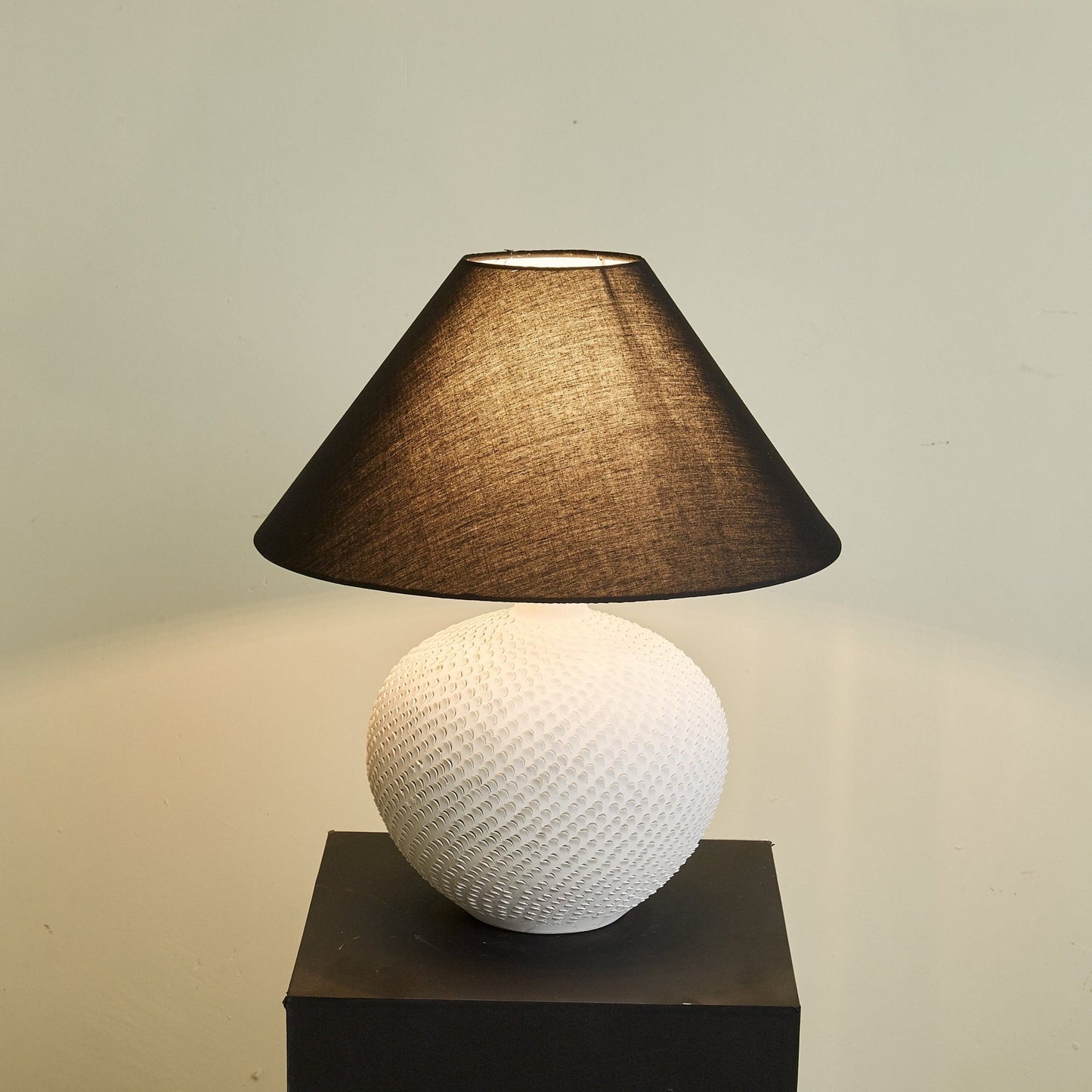 Velvra Table Lamp