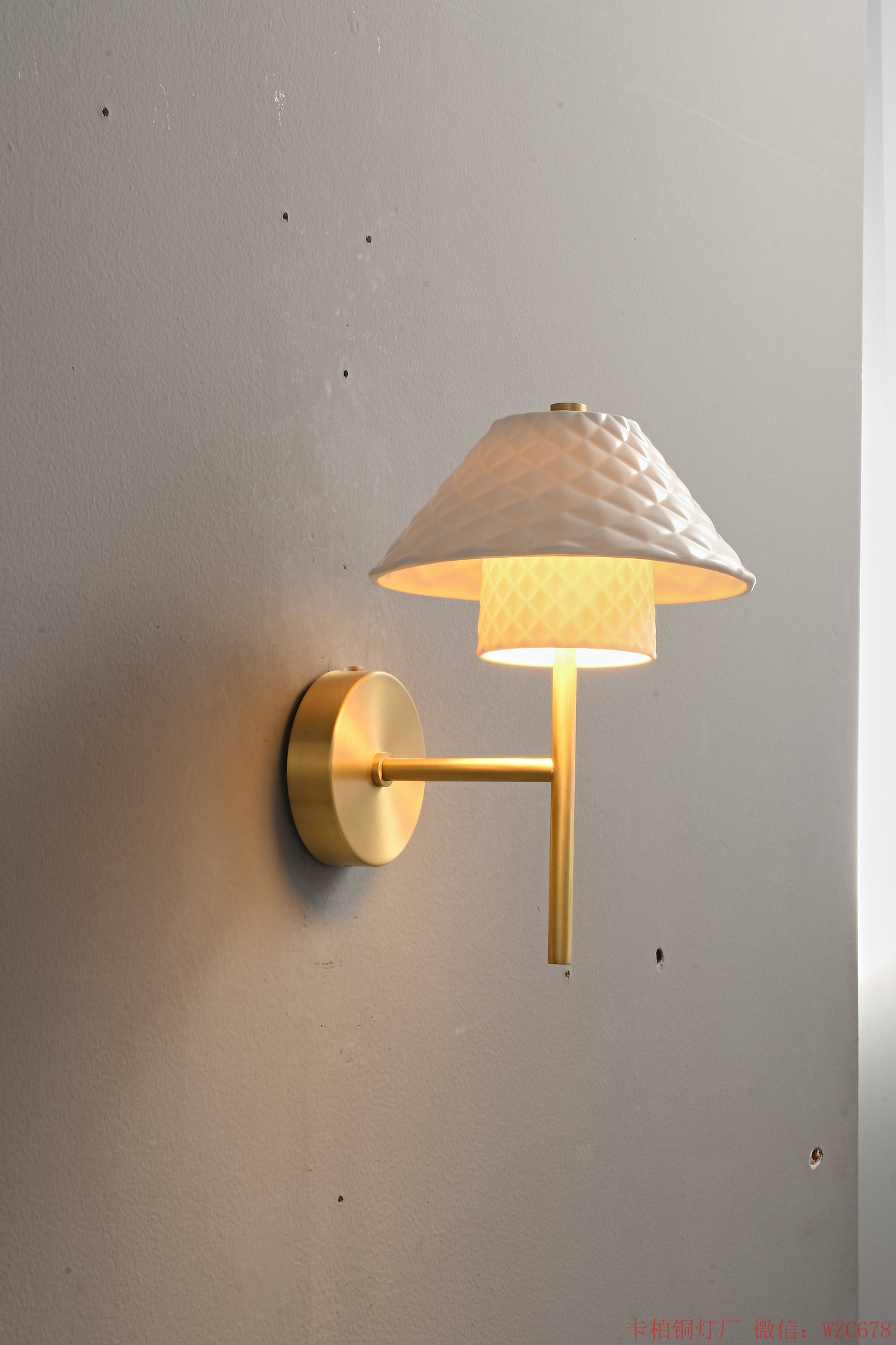 Brasss small dome single light wall sconce